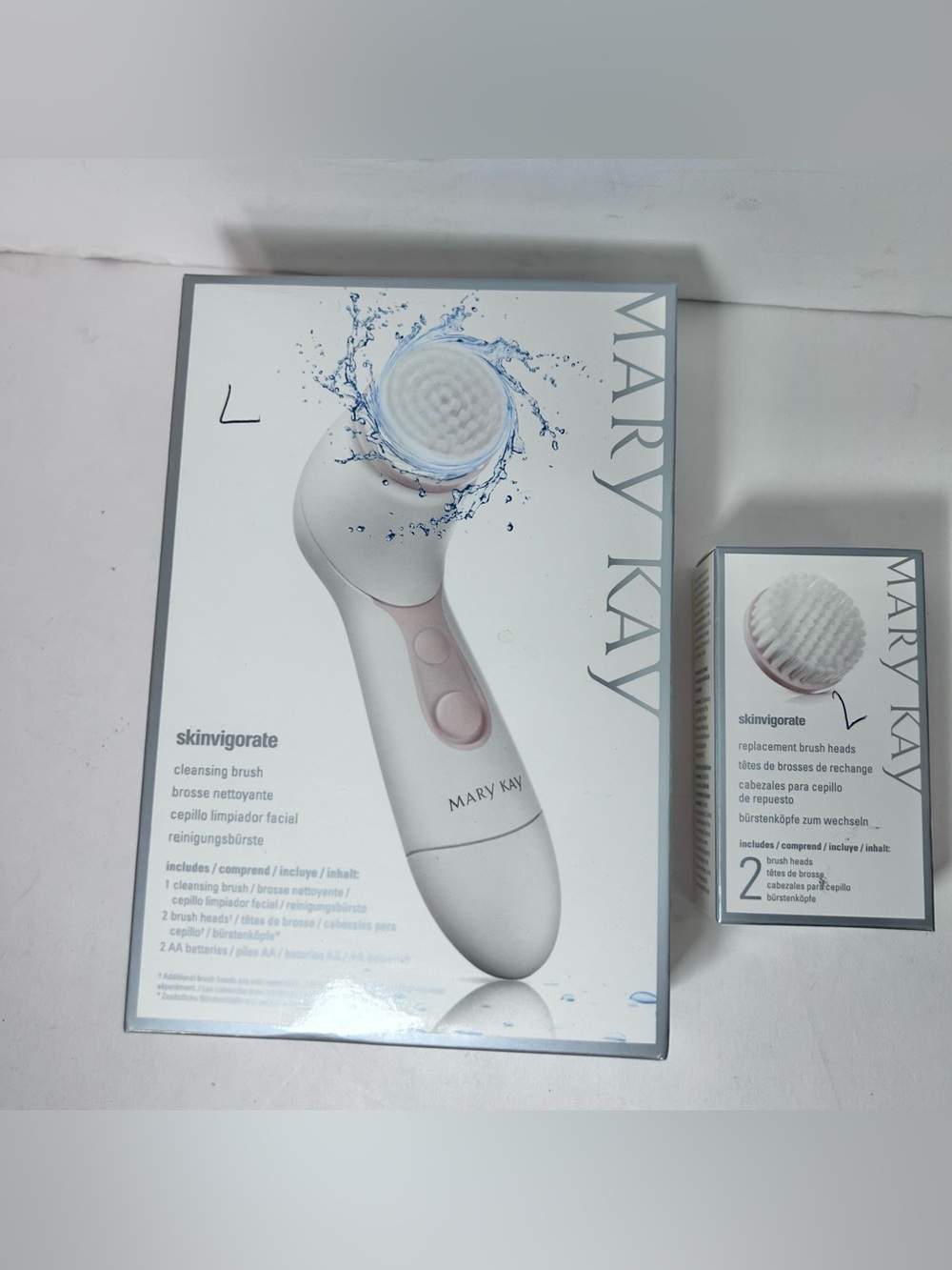 Mary Kay Skinvigorate Flacial Skin Cleansing Brush New with Two Extra Heads